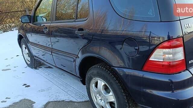 Синій Мерседес М-Клас, об'ємом двигуна 2.7 л та пробігом 360 тис. км за 4800 $, фото 2 на Automoto.ua