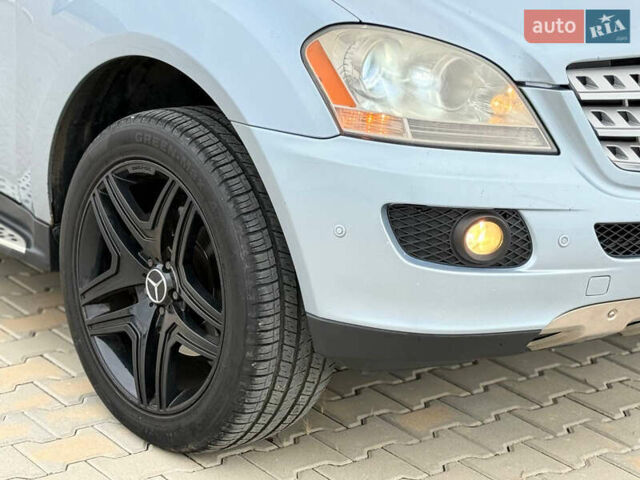 Синий Мерседес М-Класс, объемом двигателя 4.97 л и пробегом 261 тыс. км за 7900 $, фото 9 на Automoto.ua