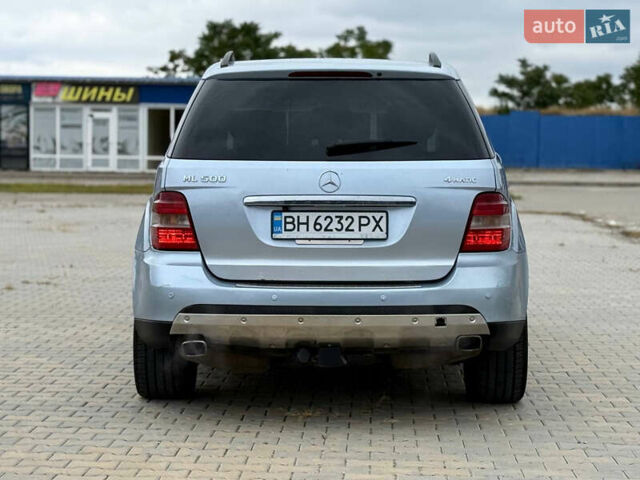 Синий Мерседес М-Класс, объемом двигателя 4.97 л и пробегом 261 тыс. км за 7900 $, фото 5 на Automoto.ua