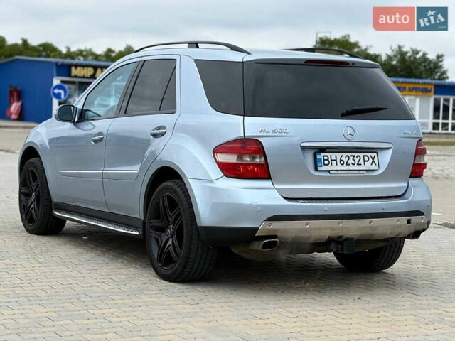 Синий Мерседес М-Класс, объемом двигателя 4.97 л и пробегом 261 тыс. км за 7900 $, фото 4 на Automoto.ua