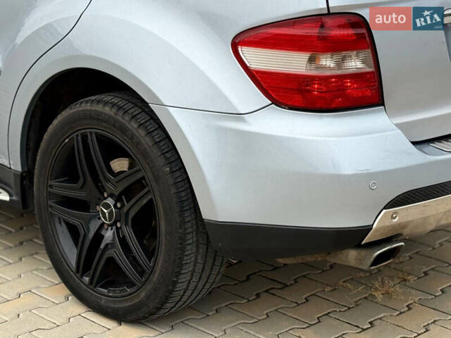 Синий Мерседес М-Класс, объемом двигателя 4.97 л и пробегом 261 тыс. км за 7900 $, фото 8 на Automoto.ua