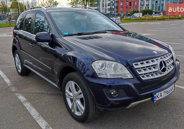 Мерседес М-Класс 2008 в Киеве на Automoto.ua Синий Мерседес М-Класс, объемом двигателя 3 л и пробегом 323 тыс. км за 14200 $, фото 1 на Automoto.ua