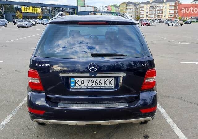 Мерседес М-Класс 2008 в Киеве на Automoto.ua Синий Мерседес М-Класс, объемом двигателя 3 л и пробегом 323 тыс. км за 14200 $, фото 4 на Automoto.ua