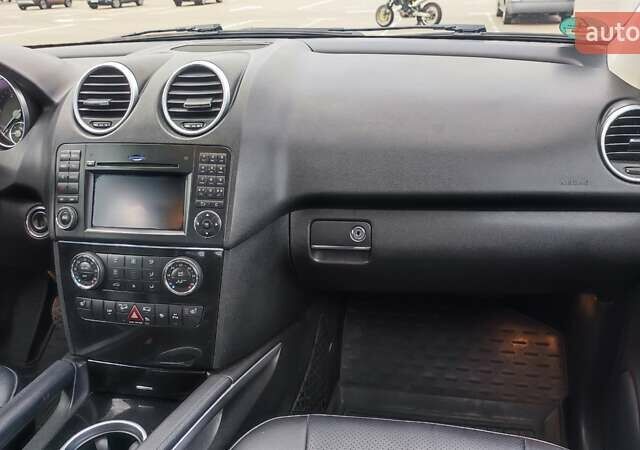 Мерседес М-Класс 2008 в Киеве на Automoto.ua Синий Мерседес М-Класс, объемом двигателя 3 л и пробегом 323 тыс. км за 14200 $, фото 29 на Automoto.ua