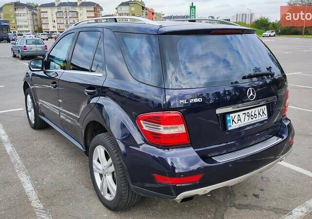 Мерседес М-Класс 2008 в Киеве на Automoto.ua Синий Мерседес М-Класс, объемом двигателя 3 л и пробегом 323 тыс. км за 14200 $, фото 5 на Automoto.ua