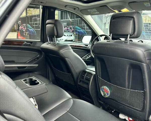 Синий Мерседес М-Класс, объемом двигателя 3 л и пробегом 295 тыс. км за 15700 $, фото 6 на Automoto.ua