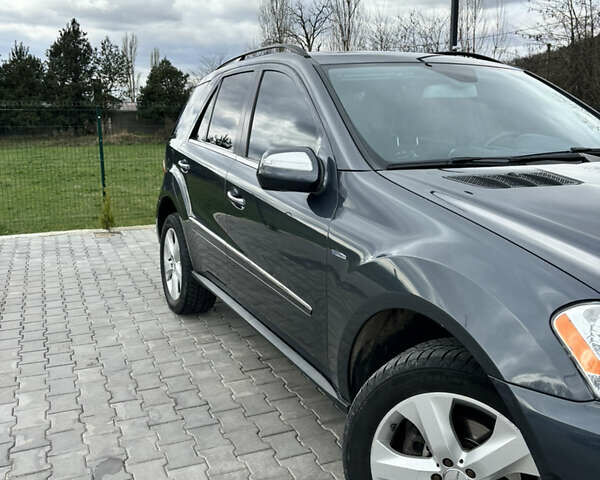 Синий Мерседес М-Класс, объемом двигателя 3 л и пробегом 295 тыс. км за 15700 $, фото 3 на Automoto.ua