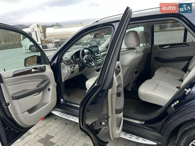 Синій Мерседес М-Клас, об'ємом двигуна 3 л та пробігом 166 тис. км за 30900 $, фото 52 на Automoto.ua