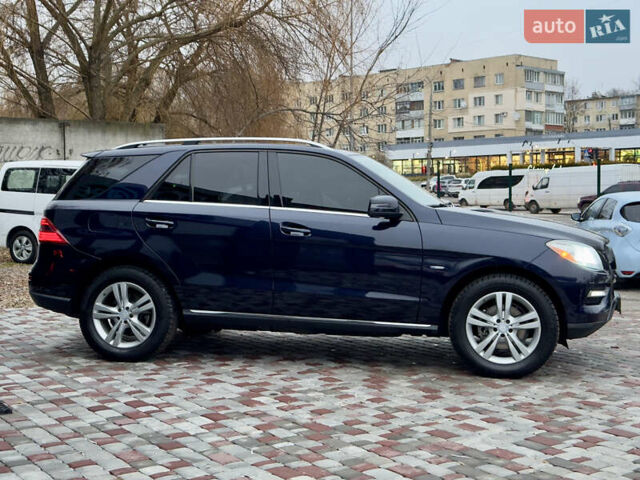 Мерседес М-Класс 2012 в Виннице на Automoto.ua Синий Мерседес М-Класс, объемом двигателя 2.99 л и пробегом 180 тыс. км за 18500 $, фото 10 на Automoto.ua