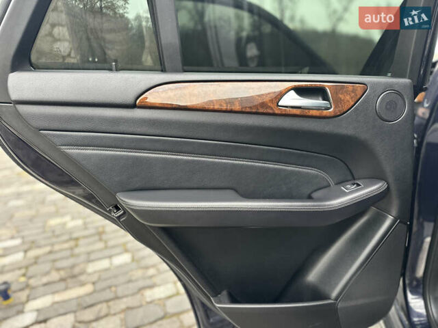 Синий Мерседес М-Класс, объемом двигателя 2.14 л и пробегом 213 тыс. км за 17777 $, фото 40 на Automoto.ua