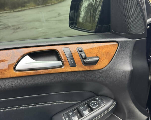 Синий Мерседес М-Класс, объемом двигателя 2.2 л и пробегом 211 тыс. км за 17500 $, фото 12 на Automoto.ua