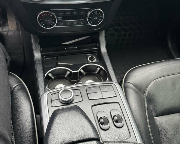 Синий Мерседес М-Класс, объемом двигателя 2.2 л и пробегом 211 тыс. км за 17500 $, фото 15 на Automoto.ua