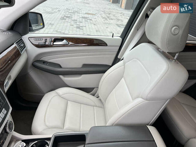 Синій Мерседес М-Клас, об'ємом двигуна 3 л та пробігом 166 тис. км за 30900 $, фото 46 на Automoto.ua