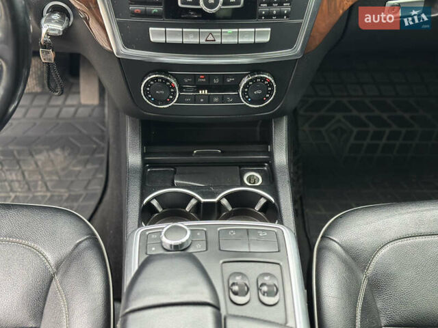 Синий Мерседес М-Класс, объемом двигателя 2.14 л и пробегом 213 тыс. км за 17777 $, фото 45 на Automoto.ua