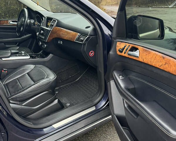 Синий Мерседес М-Класс, объемом двигателя 2.2 л и пробегом 211 тыс. км за 17500 $, фото 20 на Automoto.ua