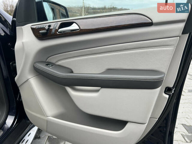 Синій Мерседес М-Клас, об'ємом двигуна 3 л та пробігом 166 тис. км за 30900 $, фото 59 на Automoto.ua