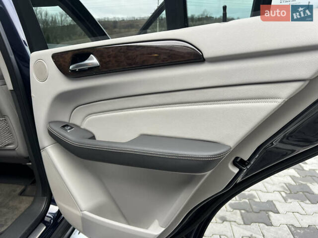 Синій Мерседес М-Клас, об'ємом двигуна 3 л та пробігом 166 тис. км за 30900 $, фото 64 на Automoto.ua