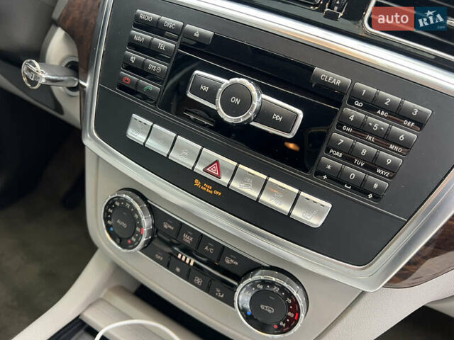 Синій Мерседес М-Клас, об'ємом двигуна 3 л та пробігом 166 тис. км за 30900 $, фото 54 на Automoto.ua