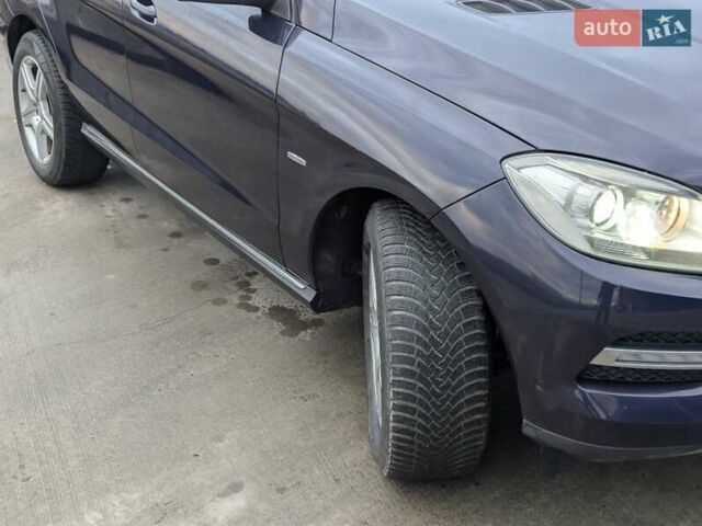 Синій Мерседес М-Клас, об'ємом двигуна 2.14 л та пробігом 222 тис. км за 17800 $, фото 4 на Automoto.ua