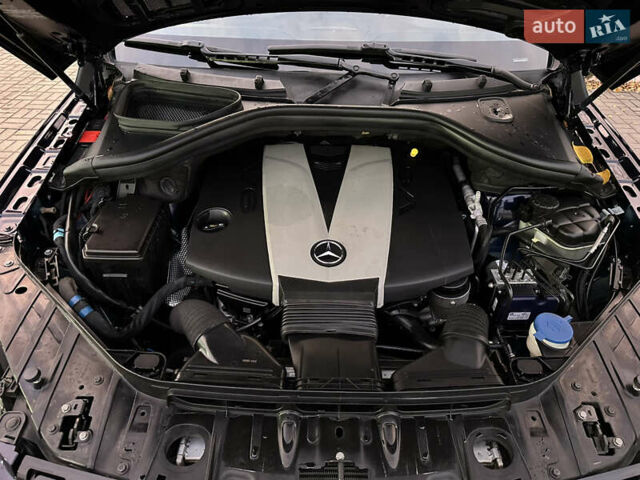 Синій Мерседес М-Клас, об'ємом двигуна 2.99 л та пробігом 242 тис. км за 21799 $, фото 57 на Automoto.ua