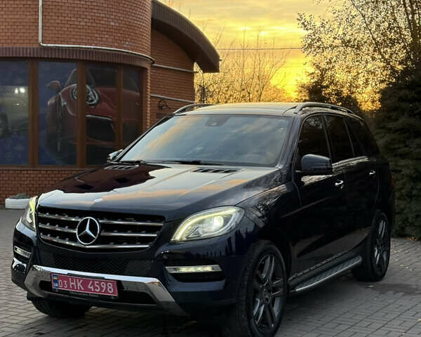 Синій Мерседес М-Клас, об'ємом двигуна 2.99 л та пробігом 242 тис. км за 21799 $, фото 5 на Automoto.ua