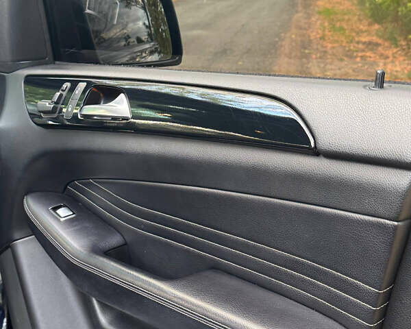 Синий Мерседес М-Класс, объемом двигателя 2.99 л и пробегом 220 тыс. км за 24500 $, фото 11 на Automoto.ua