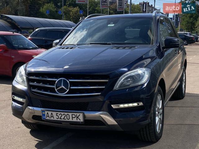 Синій Мерседес М-Клас, об'ємом двигуна 2.14 л та пробігом 307 тис. км за 21999 $, фото 1 на Automoto.ua
