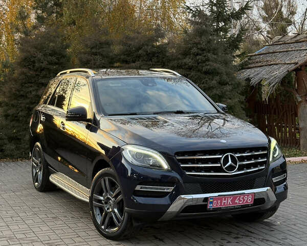 Синій Мерседес М-Клас, об'ємом двигуна 2.99 л та пробігом 242 тис. км за 21799 $, фото 1 на Automoto.ua