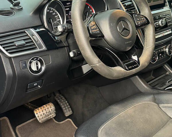 Синий Мерседес М-Класс, объемом двигателя 2.99 л и пробегом 220 тыс. км за 24500 $, фото 10 на Automoto.ua