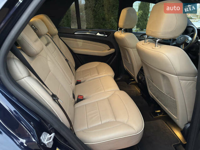 Синій Мерседес М-Клас, об'ємом двигуна 2.99 л та пробігом 242 тис. км за 21799 $, фото 51 на Automoto.ua