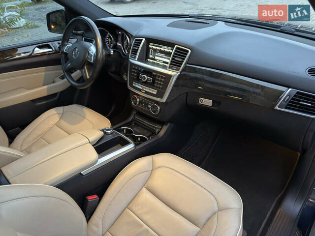 Синій Мерседес М-Клас, об'ємом двигуна 2.99 л та пробігом 242 тис. км за 21799 $, фото 37 на Automoto.ua