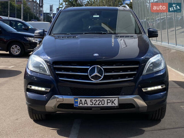 Синій Мерседес М-Клас, об'ємом двигуна 2.14 л та пробігом 307 тис. км за 21999 $, фото 2 на Automoto.ua