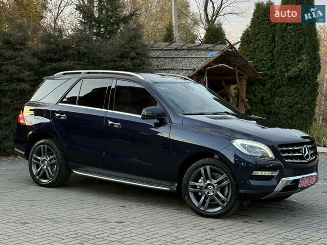Синій Мерседес М-Клас, об'ємом двигуна 2.99 л та пробігом 242 тис. км за 21799 $, фото 2 на Automoto.ua
