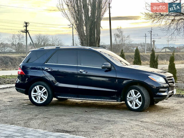 Синий Мерседес М-Класс, объемом двигателя 2.99 л и пробегом 310 тыс. км за 23999 $, фото 12 на Automoto.ua