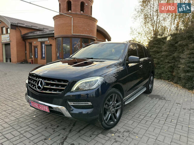 Синій Мерседес М-Клас, об'ємом двигуна 2.99 л та пробігом 242 тис. км за 21799 $, фото 6 на Automoto.ua