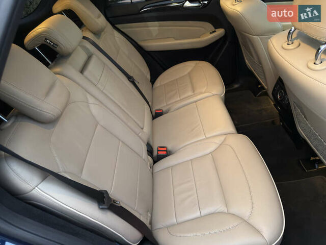 Синій Мерседес М-Клас, об'ємом двигуна 2.99 л та пробігом 242 тис. км за 21799 $, фото 52 на Automoto.ua