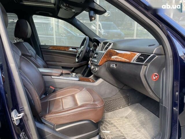 Синий Мерседес М-Класс, объемом двигателя 2.1 л и пробегом 307 тыс. км за 21999 $, фото 9 на Automoto.ua