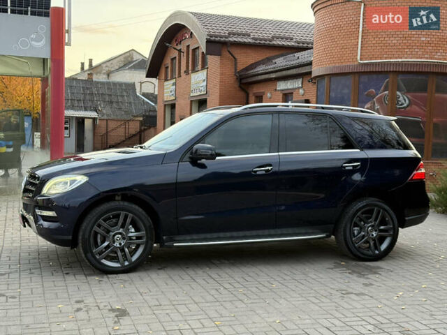 Синій Мерседес М-Клас, об'ємом двигуна 2.99 л та пробігом 242 тис. км за 21799 $, фото 7 на Automoto.ua