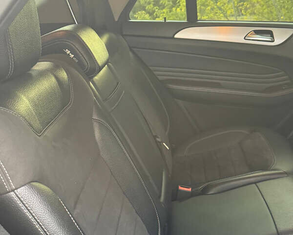 Синий Мерседес М-Класс, объемом двигателя 2.99 л и пробегом 220 тыс. км за 24500 $, фото 16 на Automoto.ua