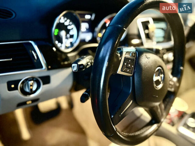 Синій Мерседес М-Клас, об'ємом двигуна 3 л та пробігом 300 тис. км за 21999 $, фото 14 на Automoto.ua