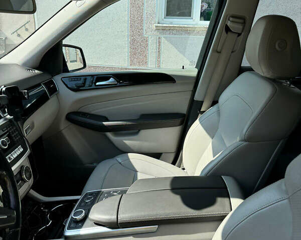 Синий Мерседес М-Класс, объемом двигателя 2.99 л и пробегом 269 тыс. км за 24500 $, фото 27 на Automoto.ua