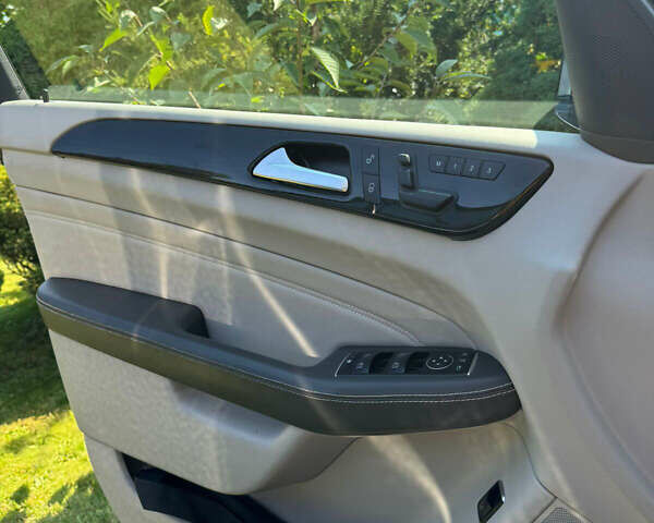 Синий Мерседес М-Класс, объемом двигателя 2.99 л и пробегом 269 тыс. км за 24500 $, фото 24 на Automoto.ua