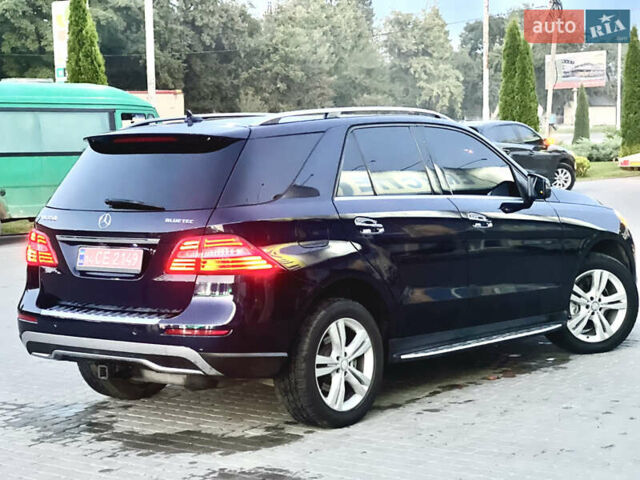 Синій Мерседес М-Клас, об'ємом двигуна 3 л та пробігом 300 тис. км за 21999 $, фото 2 на Automoto.ua