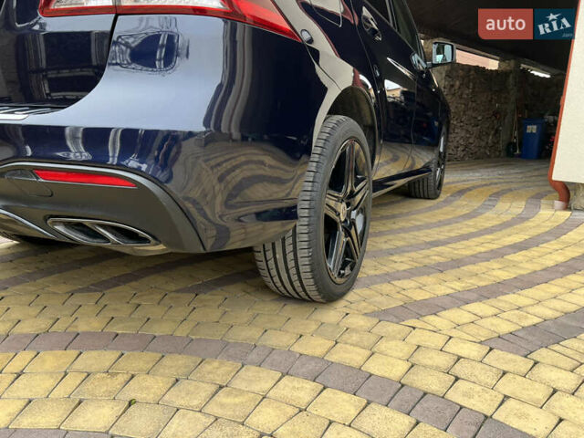 Синий Мерседес М-Класс, объемом двигателя 2.14 л и пробегом 130 тыс. км за 24700 $, фото 1 на Automoto.ua