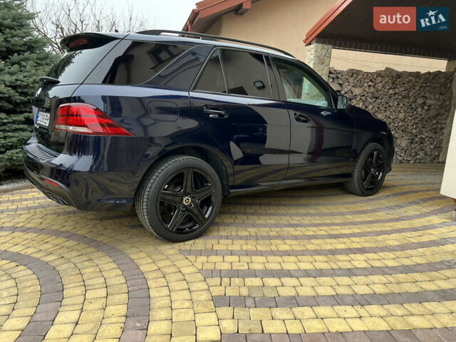 Синий Мерседес М-Класс, объемом двигателя 2.14 л и пробегом 130 тыс. км за 24700 $, фото 3 на Automoto.ua