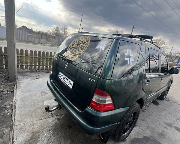 Зелений Мерседес М-Клас, об'ємом двигуна 2.7 л та пробігом 375 тис. км за 5400 $, фото 2 на Automoto.ua