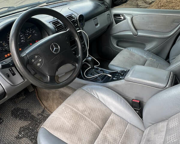 Зелений Мерседес М-Клас, об'ємом двигуна 2.7 л та пробігом 375 тис. км за 5400 $, фото 8 на Automoto.ua