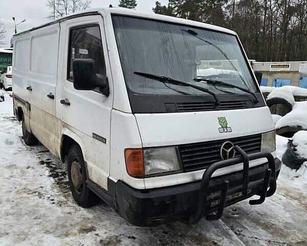 Белый Мерседес MB-Class, объемом двигателя 2.3 л и пробегом 362 тыс. км за 1300 $, фото 14 на Automoto.ua