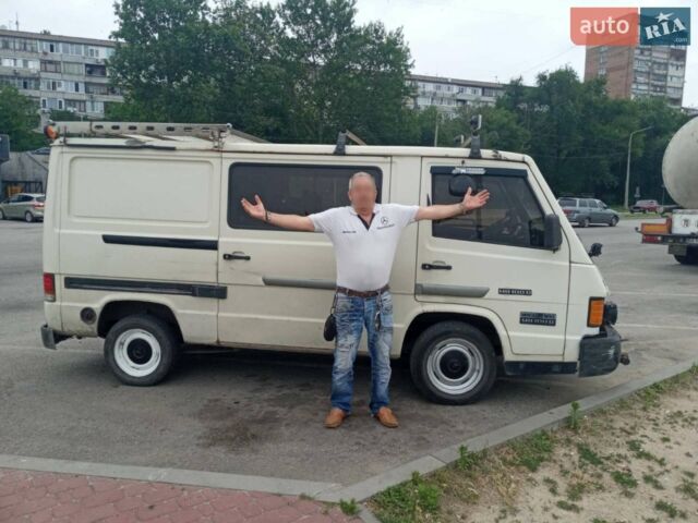 Білий Мерседес MB-Class, об'ємом двигуна 2.4 л та пробігом 300 тис. км за 1800 $, фото 4 на Automoto.ua