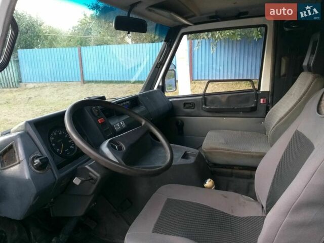 Білий Мерседес MB-Class, об'ємом двигуна 2.35 л та пробігом 360 тис. км за 3000 $, фото 4 на Automoto.ua